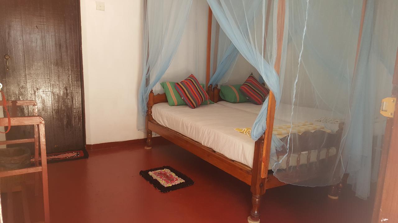 Canoe Beach Resort Tangalle Exterior photo